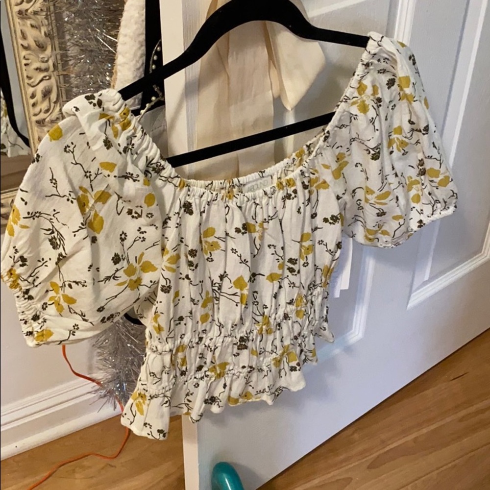 Floral crop top NWT